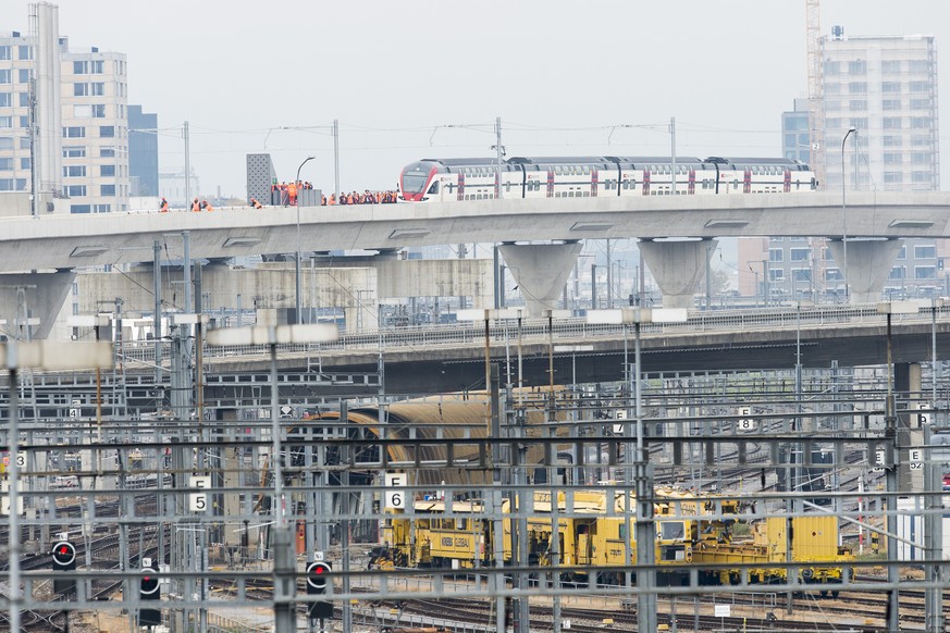 Nach acht Jahren Bauzeit wird die SBB die Durchmesserlinie am 13. Dezember 2015 auf ihrer gesamten Länge zwischen Oerlikon und Altstetten in Betrieb nehmen.