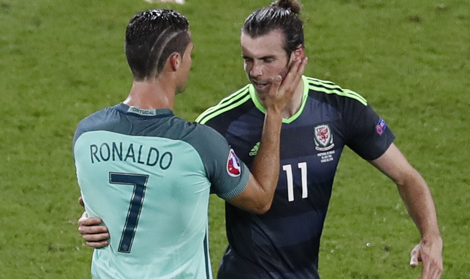 Cristiano Ronaldo verabschiedet sich von Real-Teamkollege Bale.