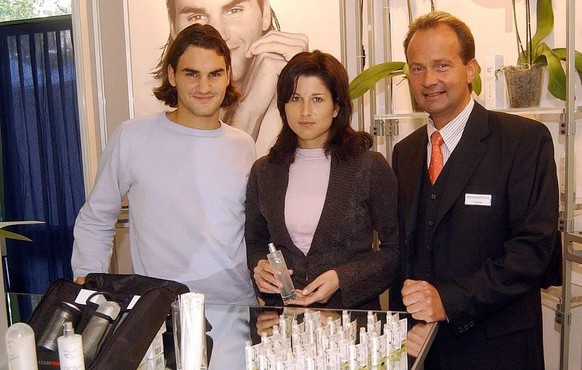 2003 lancierte Roger Federer mit seiner heutigen Frau Mirka und dem Duftexperten Joachim Benke die «RF Cosmetics».