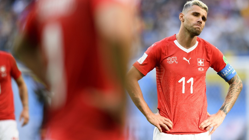 ARCHIVBILD ZUR AUSSORTIERUNG VON BEHRAMI AUS DER SCHWEIZER NATIONALMANNSCHAFT -- Switzerland&#039;s midfielder Valon Behrami reacts during the FIFA World Cup 2018 round of 16 soccer match between Swed ...