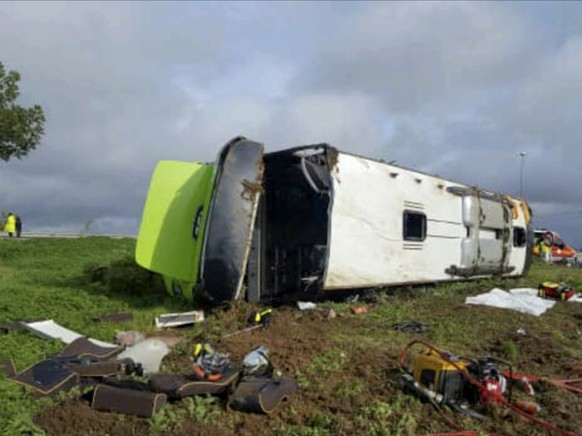 33 Menschen wurden beim Unfall dieses Flixbuses in Nordfrankreich verletzt. Der Bus war auf dem Weg von Paris nach London.