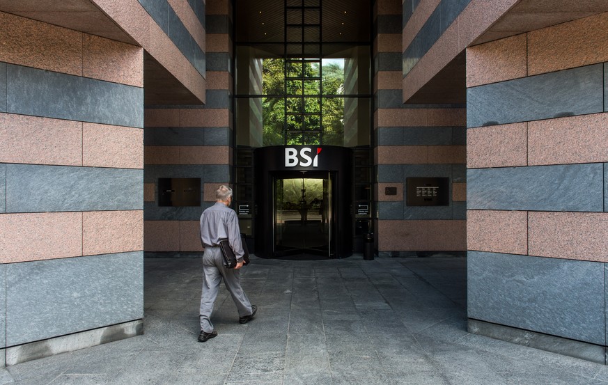 Das Logo am Eingang der Tessiner Privatbank BSI in Lugano am Montag, 14. Juli 2014. Die Privatbank BSI mit Sitz in Lugano erhaelt einen neuen Besitzer: Sie wird vom italienischen Versicherungskonzern  ...