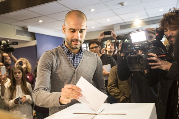 Auch Bayern-Trainer Guardiola nimmt am Referendum in Barcelona teil.