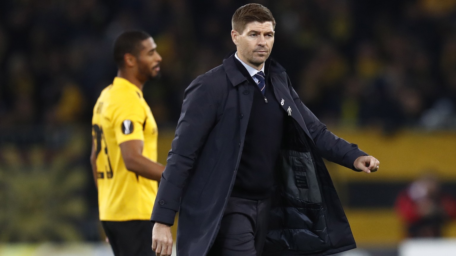 epa07893244 Glasgow&#039;s head coach Steven Gerrard leaves the pitch after the UEFA Europa League group G soccer match between BSC Young Boys Bern and Glasgow Rangers at the Stade de Suisse Stadium i ...