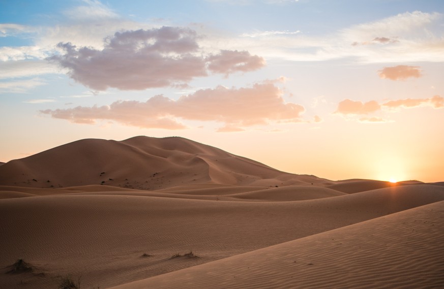 Dünen in der marokkanischen Sahara-Wüste.