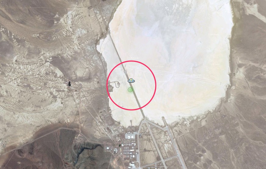 Area 51 auf Google Maps mit Raumschiff statt gelbem Street-View-Männchen.
