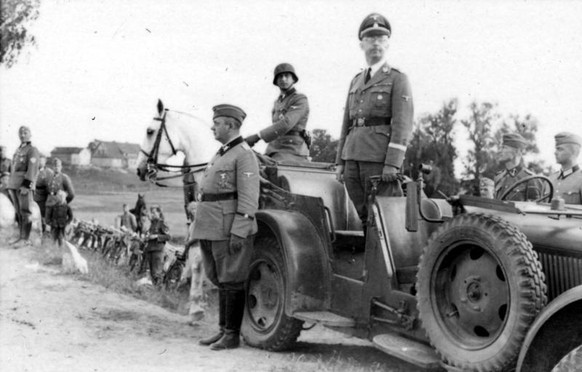 Heinrich Himmler in Russland 1942 in einem Wanderer W11.