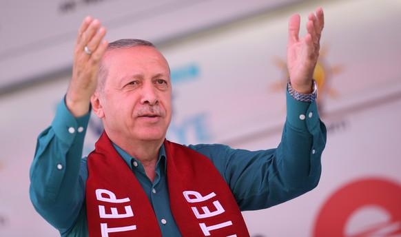 epa06828078 Turkish President Recep Tayyip Erdogan speaks during an election campaign rally of Justice and Development Party (AK Party) in Gaziantep, Turkey, 21 June 2018. Turkish President Erdogan an ...