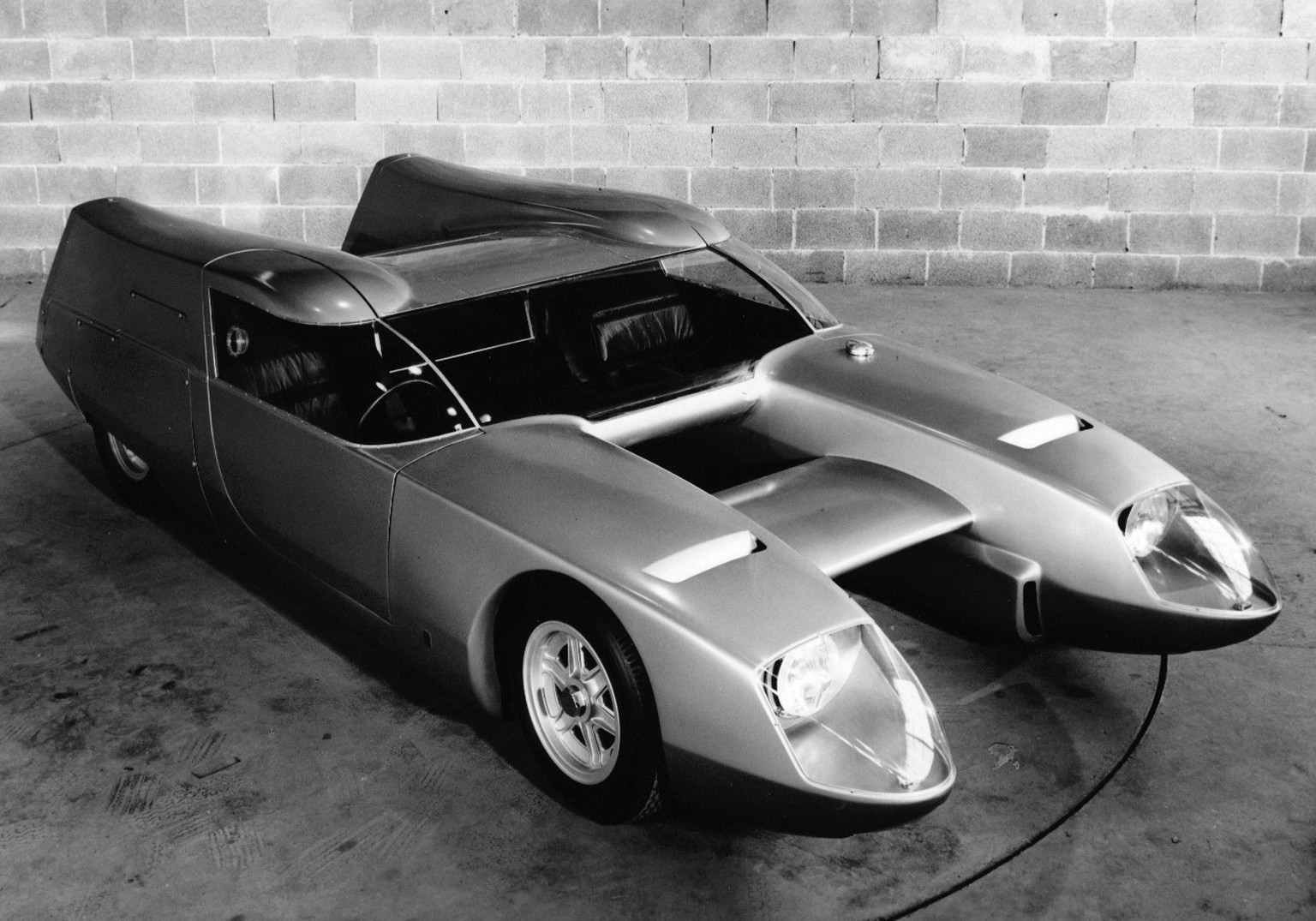 OSI Silver Fox Prototype (1967) retro design auto motor tandem http://oldconceptcars.com/exotic/osi-silver-fox-prototype-1967/