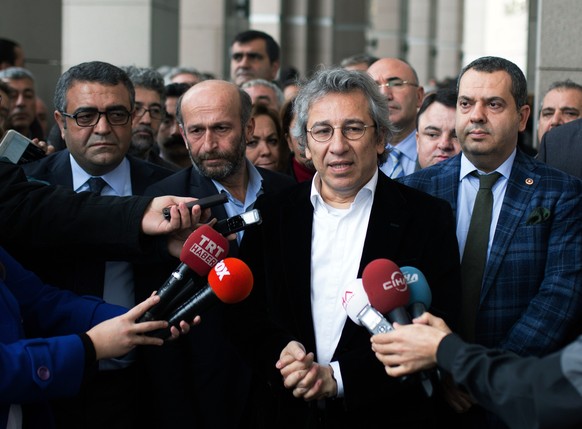 Cam Dündar, Chefredaktor von&nbsp;«Cumhuriyet»: Die türkische Justiz liess ihn – zusammen mit einem Mitarbeiter – in Haft nehmen.&nbsp;