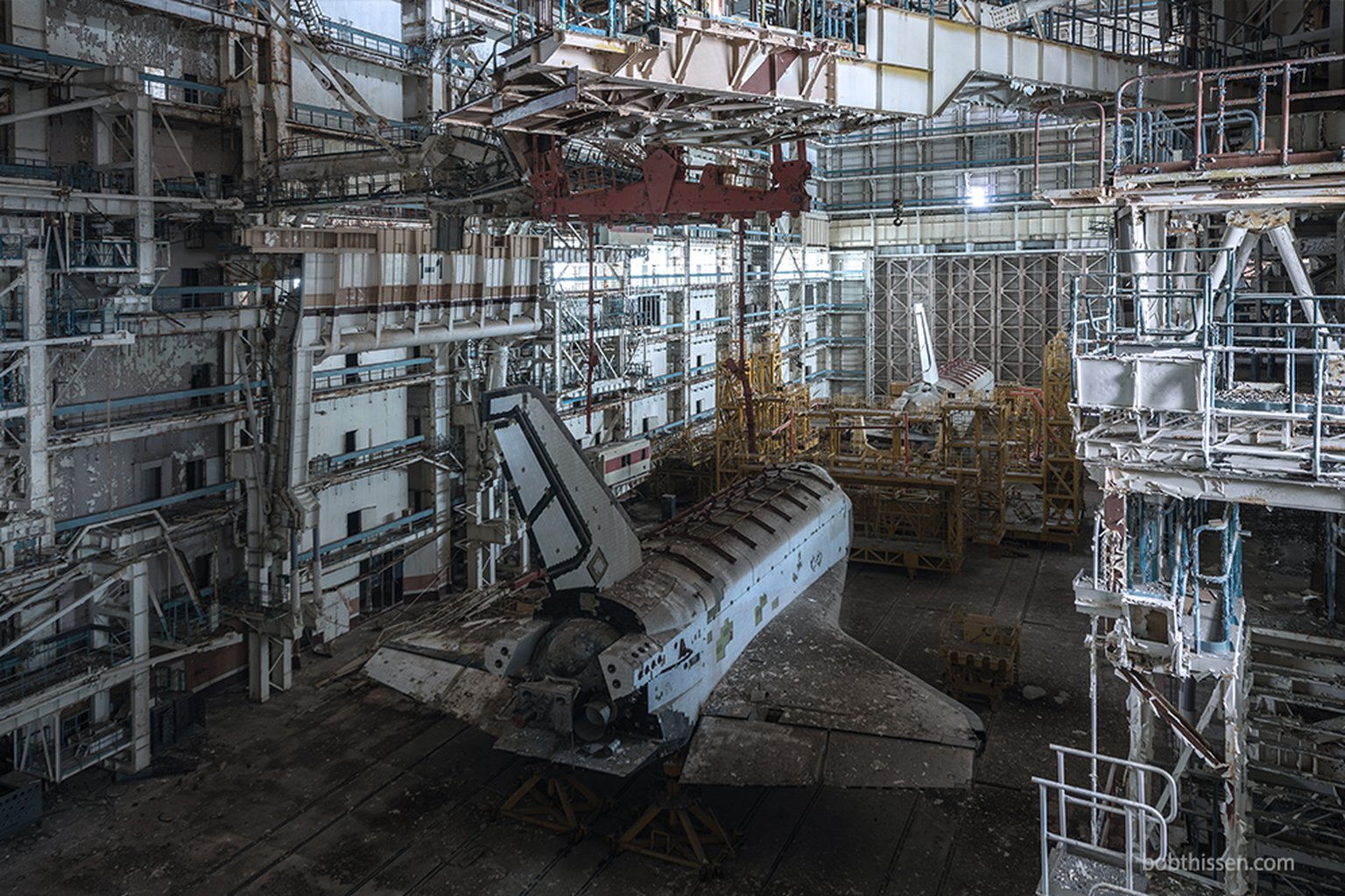 Bujan Space Shuttle der Sowjetuion
http://www.bobthissen.com/baikonur-abandoned-spaceshuttles/#!prettyPhoto