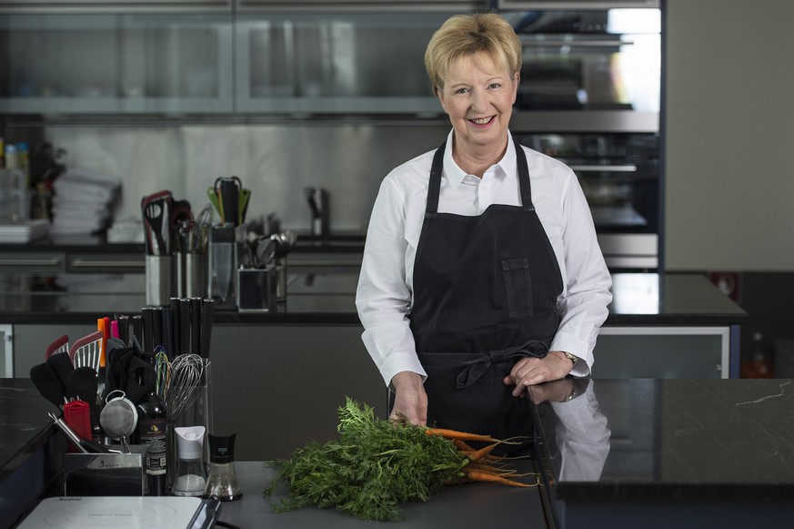 Portrait of Annemarie Wildeisen, TV chef and editor of the cookery magazine &quot;Annemarie Wildeisen&#039;s Kochen&quot;, taken at her home in Bern, Switzerland, on April 30, 2015. (KEYSTONE/Peter Sc ...