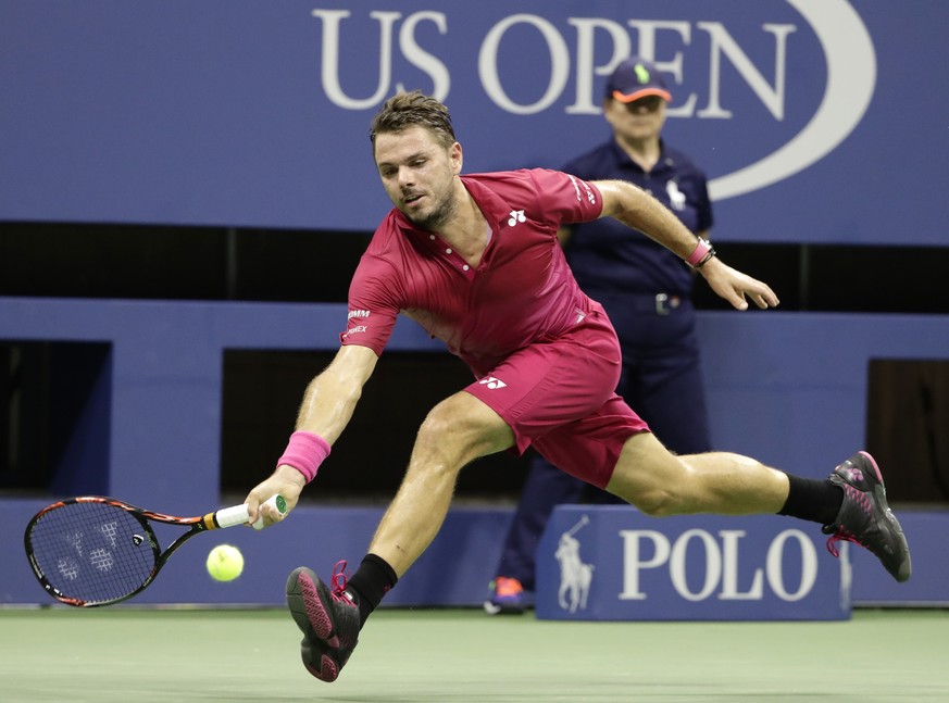 Stan Wawrinka, of Switzerland, hits a ball during his match against Juan Martin del Potro, of Argentina, during the quarterfinals of the U.S. Open tennis tournament, Wednesday, Sept. 7, 2016, in New Y ...