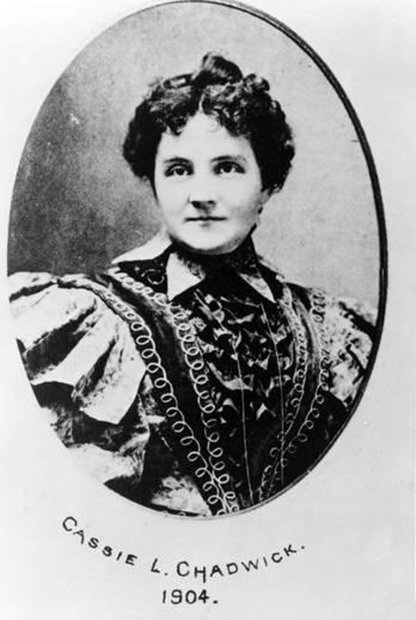 Cassie Chadwick (1904)
https://de.wikipedia.org/wiki/Cassie_Chadwick#/media/Datei:Chadwick-elizabeth-bigley-1904.jpg