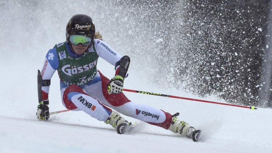 Switzerland&#039;s Lara Gut speeds down the course during the first run of an alpine ski, womens&#039; World Cup Giant Slalom, in Semmering, Austria, Wednesday, Dec. 28, 2016. (AP Photo/Marco Tacca)
