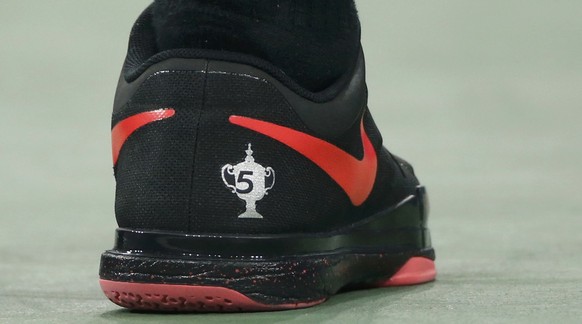 Federers Schuhwerk mit dem Hinweis auf seine fünf Titelgewinne an den US Open. Wird die Zahl bald durch eine sechs ersetzt?