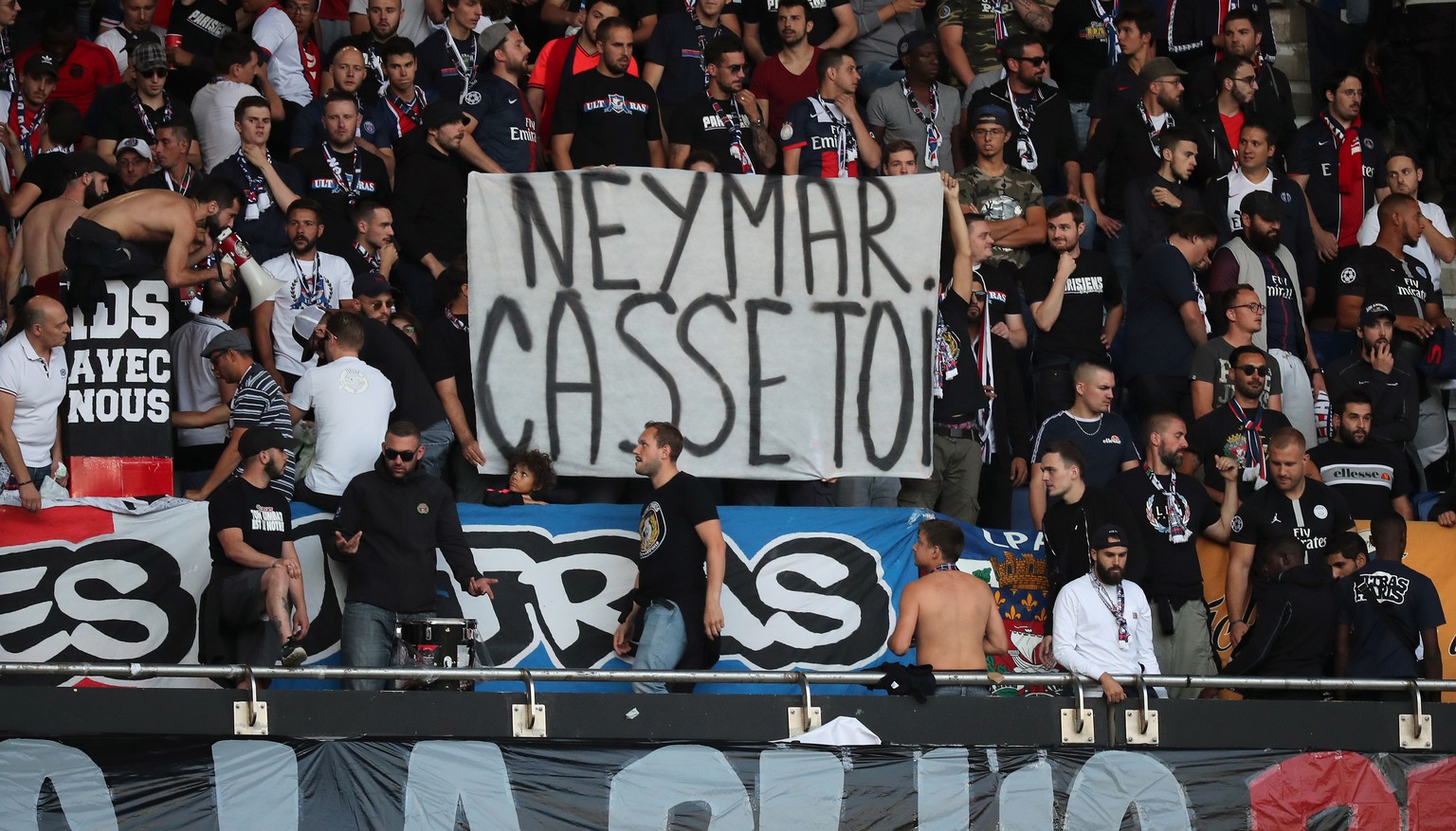 epa07768906 PSG fans display a banner reading &#039;Neymar Go Away!&#039; prior to the French soccer Ligue 1 match between Paris Saint Germain (PSG) and Nimes at the Parc des Princes stadium in Paris, ...