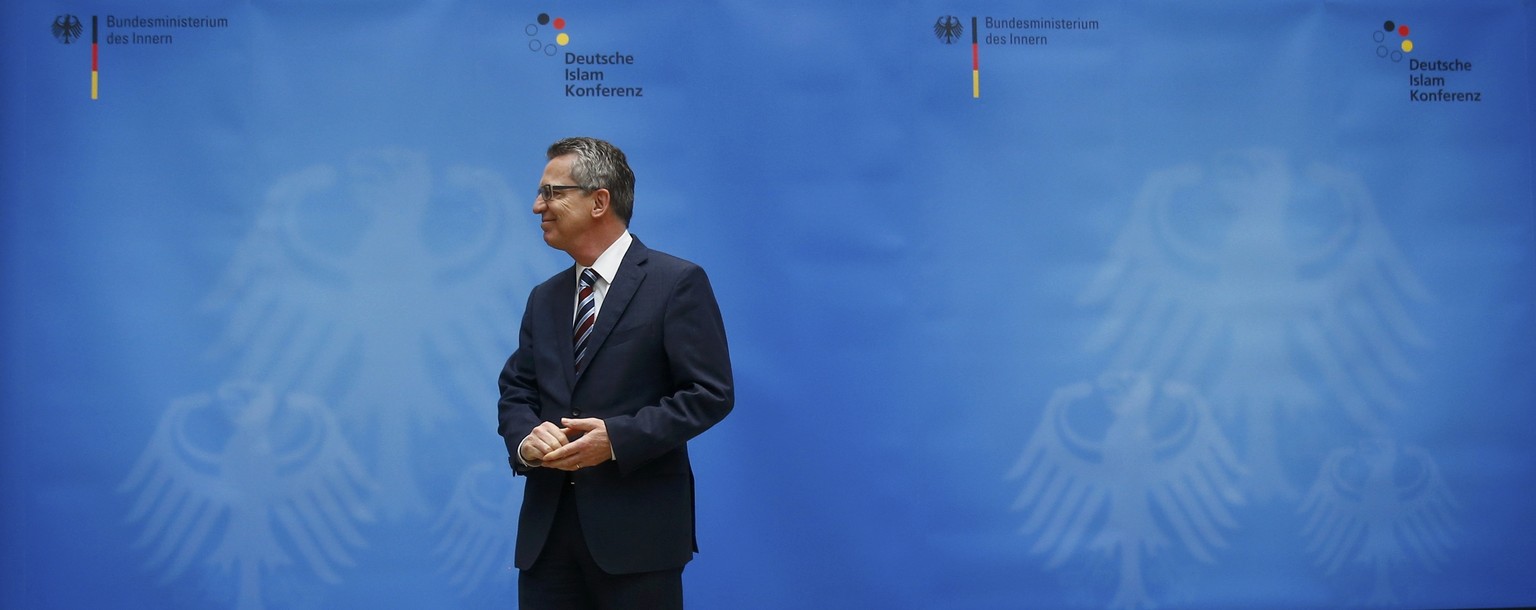 Der deutsche Innenminister Thomas de Maizière besetzt eine Schlüsselposition in der deutschen Regierung. Zu den Verhandlungen zwischen der EU und der Schweiz bezüglich Umsetzung der SVP-Einwanderungsi ...