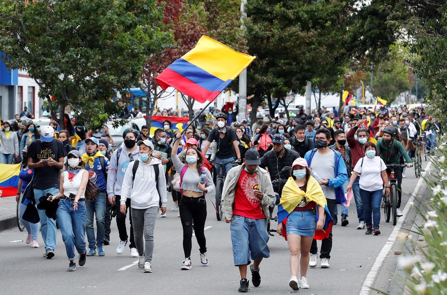 epa09203420 People rally against the government and police brutality, 18 days after the beginning of the National Strike, in Bogota, Colombia, 15 May 2021. Over 40 people have died since the protests  ...