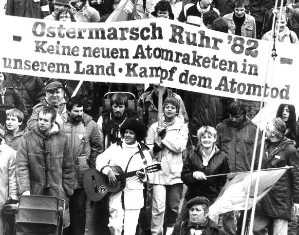 Ostermarsch 1982 gegen die Stationierung von US-Atomraketen.