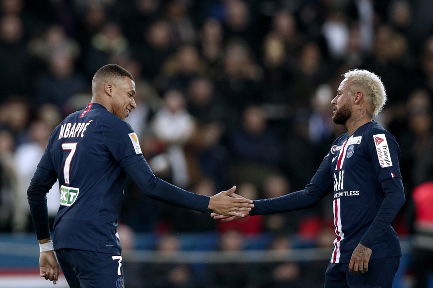 epa08393725 (FILE) - Paris Saint Germain&#039;s Kylian Mbappe (L) celebrates scoring the 6-1 lead with teammate Neymar Jr (R) during the French Ligue Cup quarter final soccer match between PSG and Sai ...