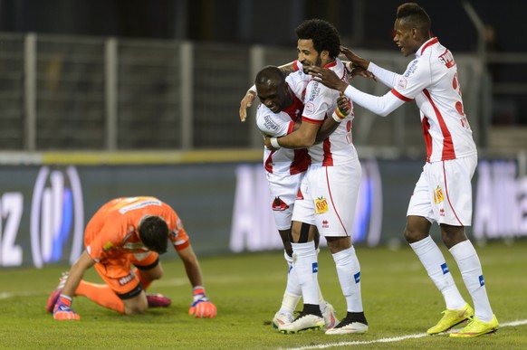 Moussa Konaté jubelt mit seinen Teamkameraden über den Rekord-Treffer.