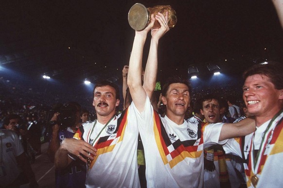 ITALY - FEBRUARY 28: WM 1990 FINALE GER; Juergen KOHLER, Klaus AUGENTHALER, Stefan REUTER (Photo by Bongarts/Getty Images)
