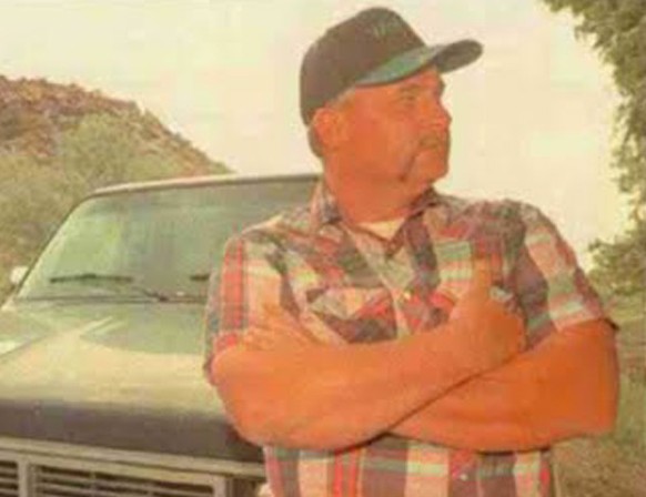 Terry Sherman 1996 auf seinem Grundstück.