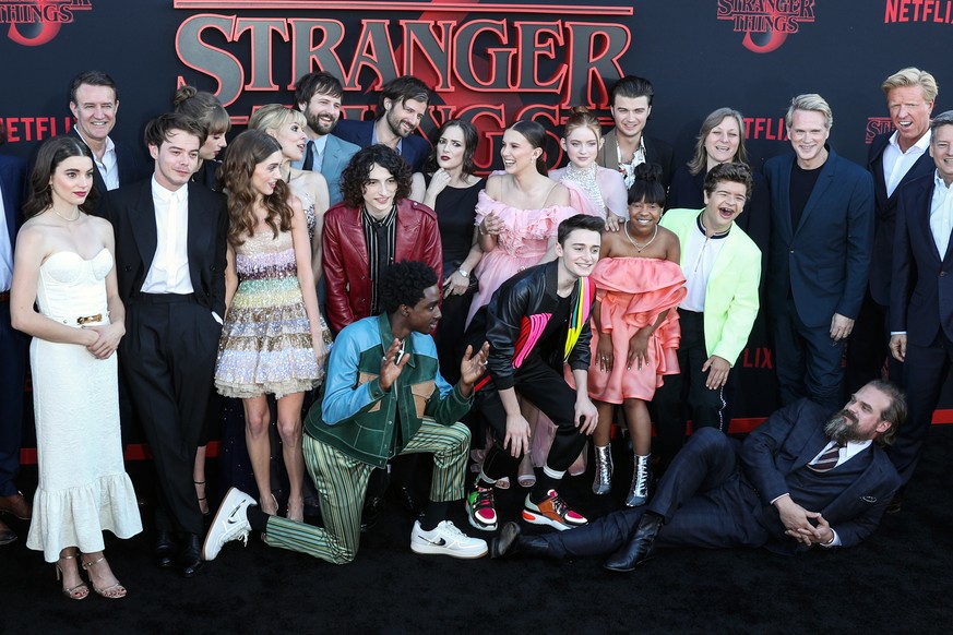 epa07681564 &#039;Stranger Things&#039; cast pose for photos on the red carpet prior to the premiere of &#039;Stranger Things: Season 3&#039; in Santa Monica, California, USA, 28 June 2019. The televi ...