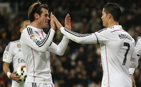 Geht ja: Nach Gareth Bales 2:0 jubelt Vorbereiter Ronaldo dann doch noch mit.