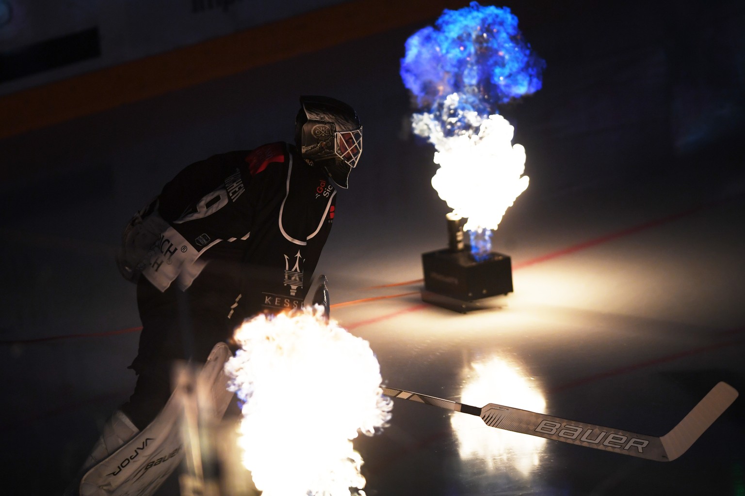 Lugano&#039;s goalkeeper Sandro Zurkirchen, during the preliminary round game of National League A (NLA) Swiss Championship 2019/20 between HC Lugano and SC Rapperswil Jona Lakers at the ice stadium C ...