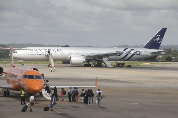 Die Boeing 777 des Air-France-Flugs 463 am Moi International Airport in Mombasa, Kenia.
