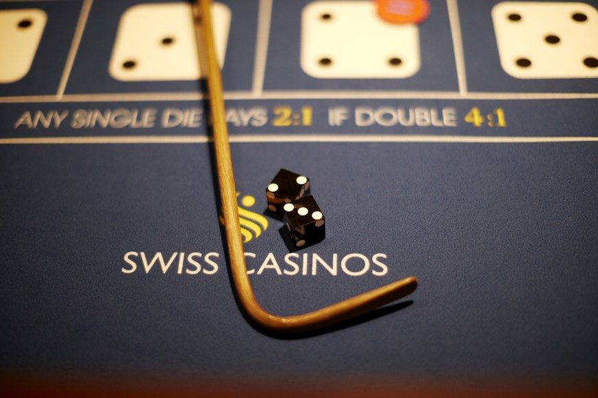 ZUR SOMMERSESSION DER EIDGENOESSISCHEN RAETE VOM 29. MAI BIS ZUM 16. JUNI 2017 STELLEN WIR IHNEN FOLGENDES BILDMATERIAL ZUR VERFUEGUNG - Dice on a Rocket 7 table at the Swiss Casino Zuerich in Zurich, ...