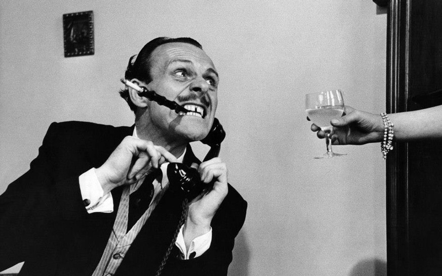 terry-thomas england grossbritannien zigarette telefon drink wein alkohol