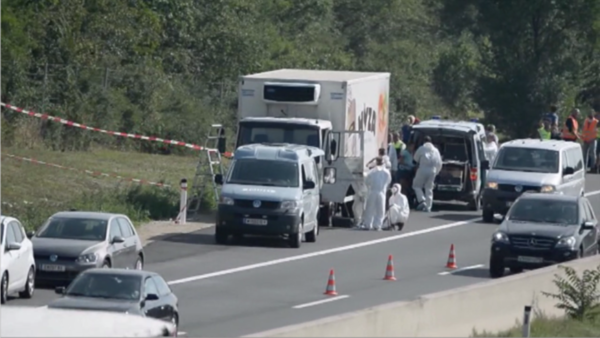 In einem auf der Ostautobahn A4 im 
Burgenland abgestellten Lastwagen stiess die Polizei auf zahlreiche 
Leichen.