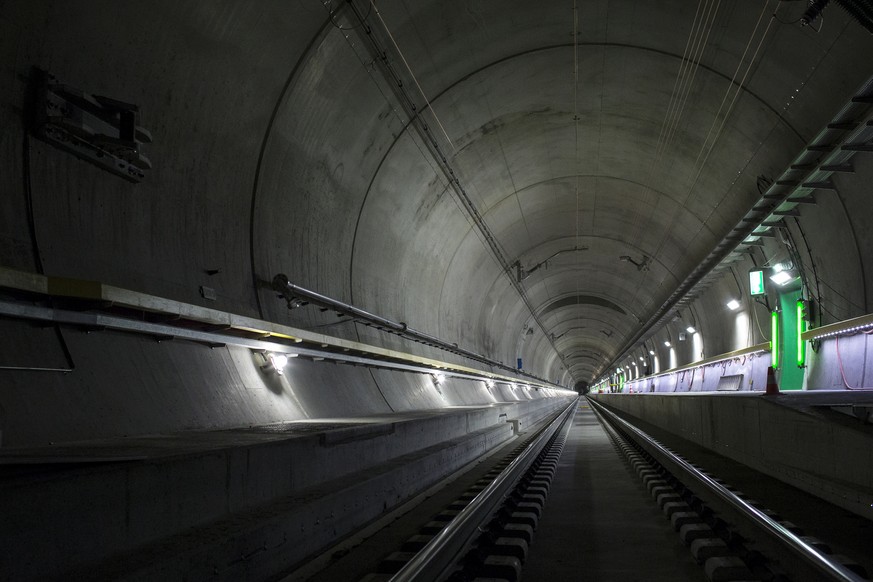 Der längste und tiefste Eisenbahntunnel der Welt: Tief unter dem Gotthardmassiv verläuft eine Flachbahn.&nbsp;