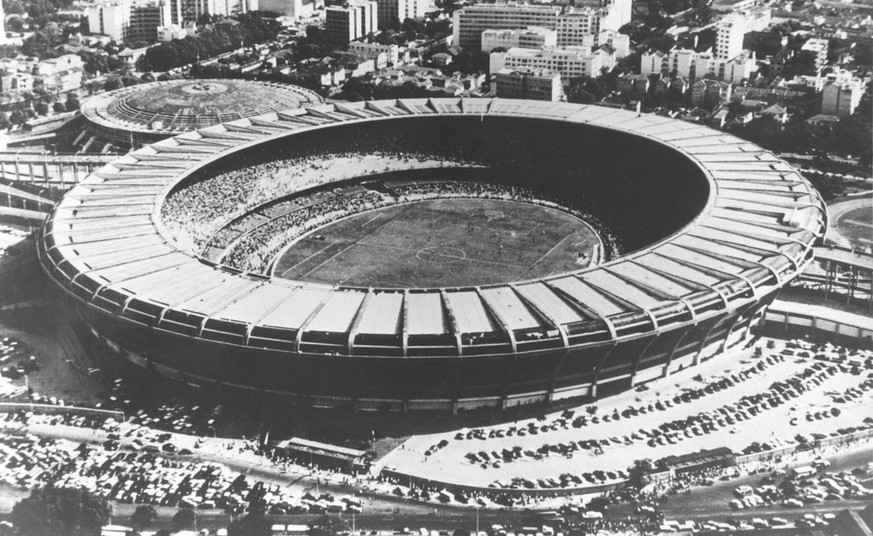 Das Maracana-Stadion von Rio de Janeiro (Brasilien), in dem am 16. Juli 1950 die Mannschaft Uruguays zum zweiten Mal nach 1930 Weltmeister wurde. Vor rund 200000 Zuschauern gewann Uruguay das Endspiel ...