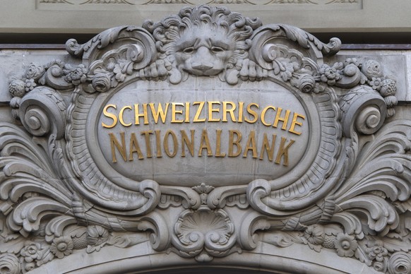 The facade of the Swiss National Bank SNB pictured at Bundesplatz, prior to a semi-annual conference in Bern, Switzerland, Thursday, June 13, 2019. (KEYSTONE/Anthony Anex)