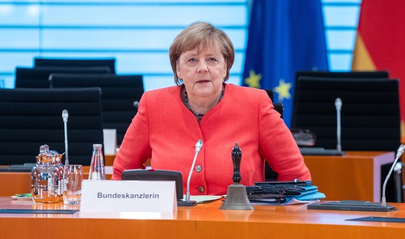 epa08505343 German Chancellor Angela Merkel during the weekly Cabinet Meeting in Berlin, Germany, 24 June 2020. EPA/Andreas Gora / POOL