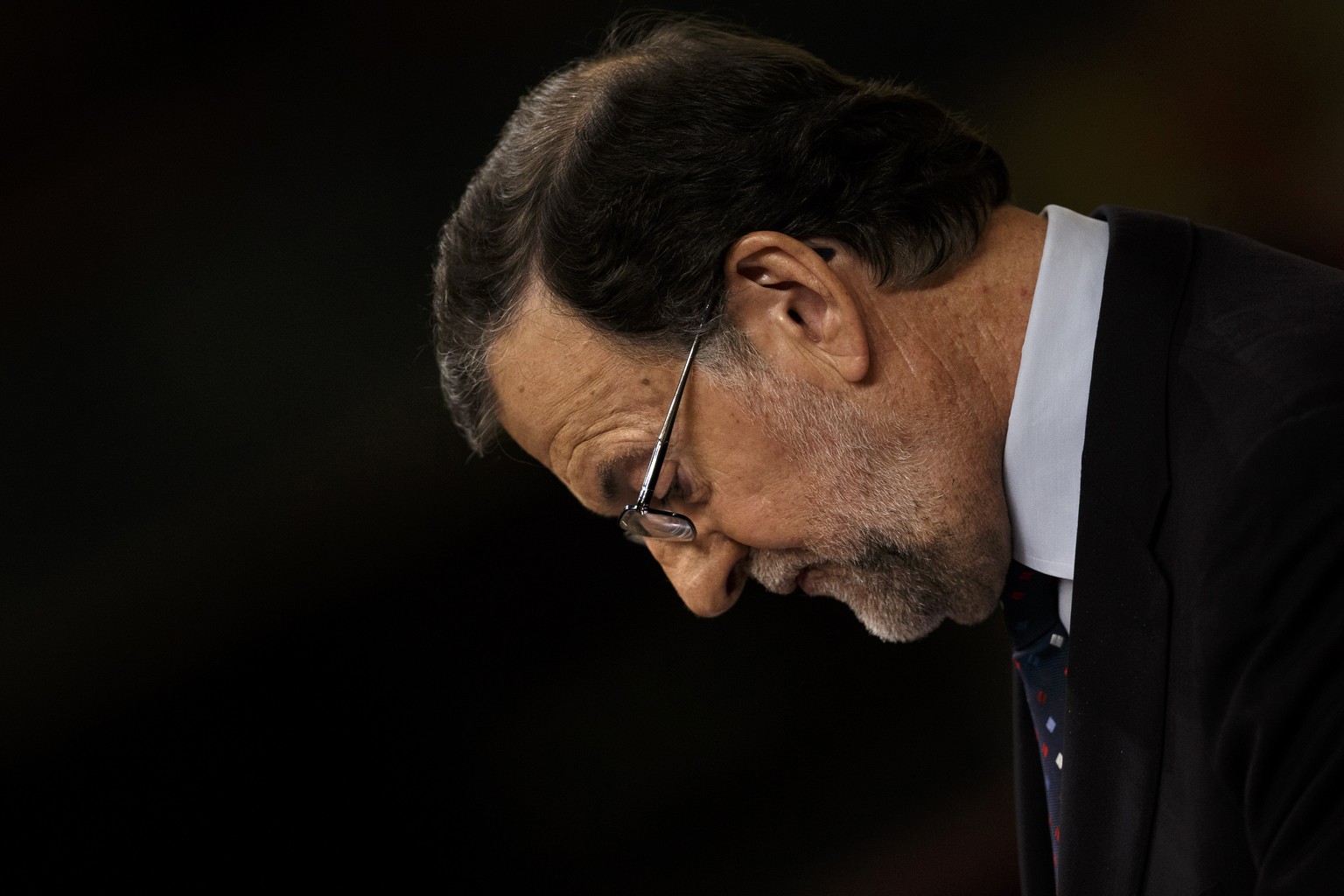 Spain&#039;s acting Prime Minister and Popular party leader Mariano Rajoy looks down as he addresses lawmakers during the second of the two investiture debates, at the Spanish parliament in Madrid, in ...