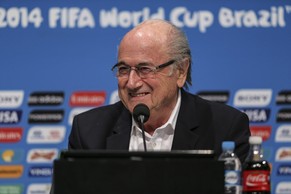 Kehrtwende: Noch im Mai hatte Joseph Blatter die Vergabe der WM an Katar als Fehler bezeichnet.