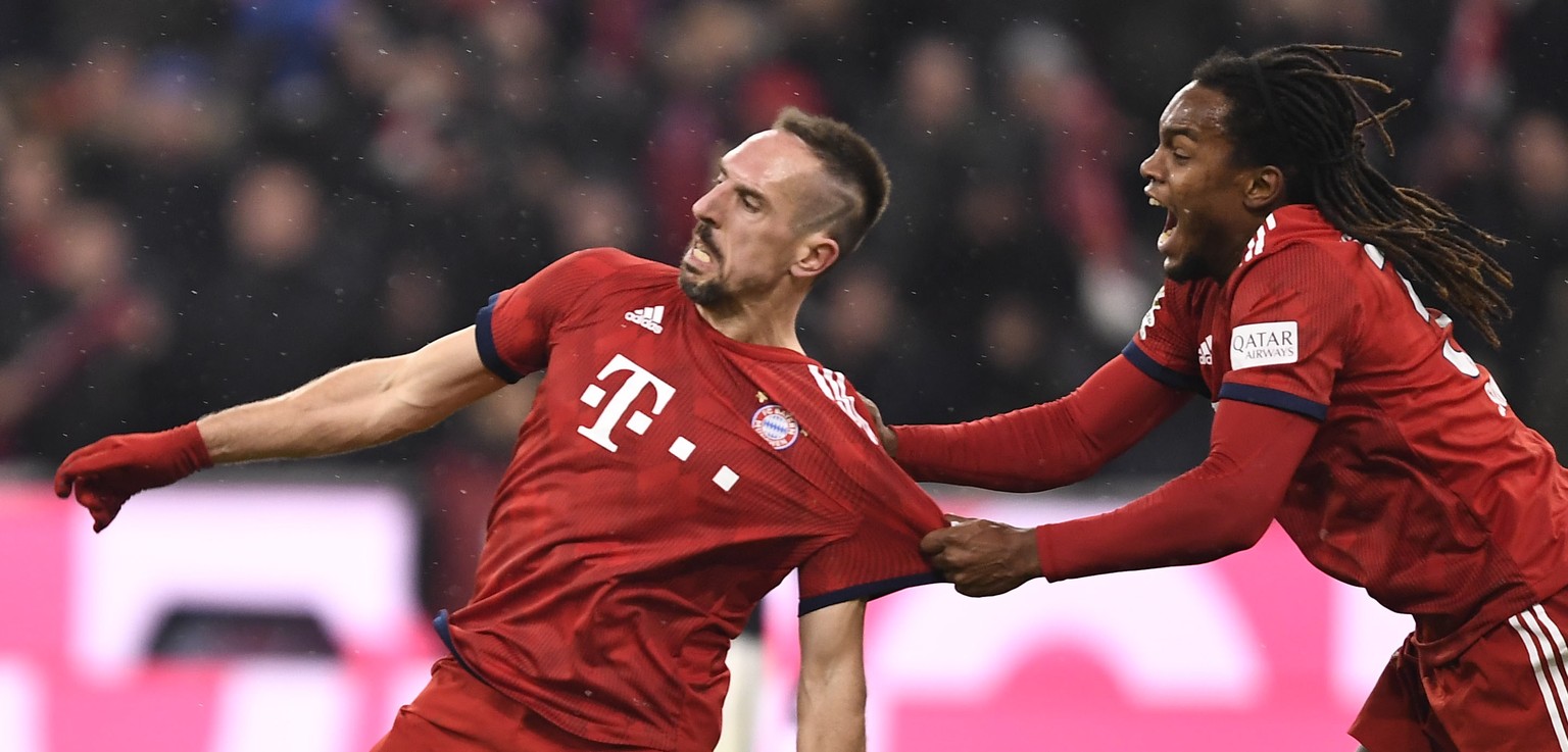 epa07240953 Bayern&#039;s Franck Ribery (L) celebrates with team mate Renato Sanches after scoring a goal during the German Bundesliga soccer match between Bayern Munich and RB Leipzig in Munich, Germ ...