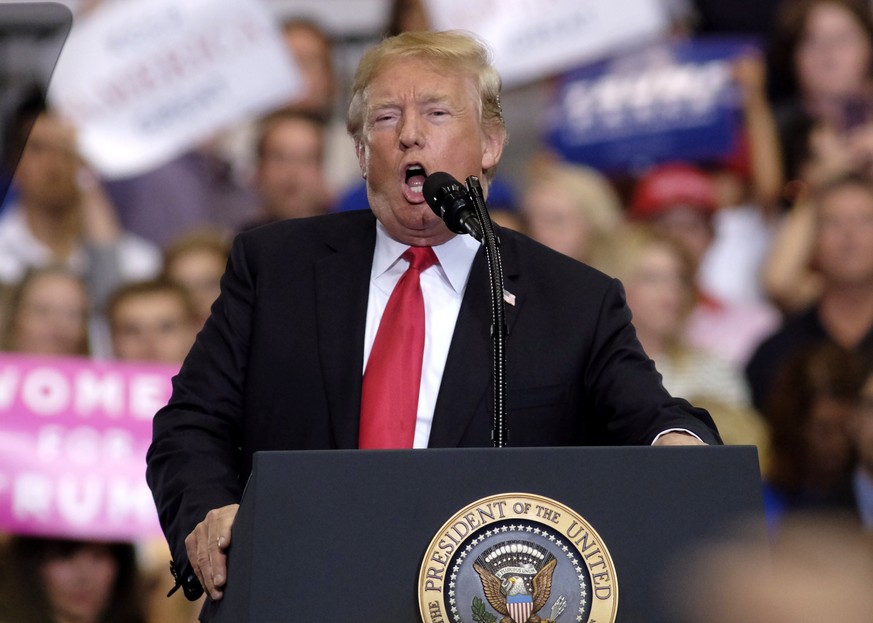 epa06772098 US President Donald J. Trump addresses a public rally in Nashville, Tennessee, USA, 29 May 2018. This is his third appearance in Nashville since becoming president. EPA/RICK MUSACCHIO
