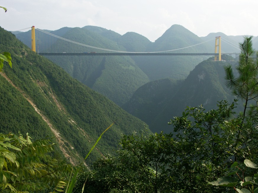 Siduhe Bridge
Bild: http://www.highestbridges.com/wiki/images/d/d5/Siduhe2Wide2011.jpg