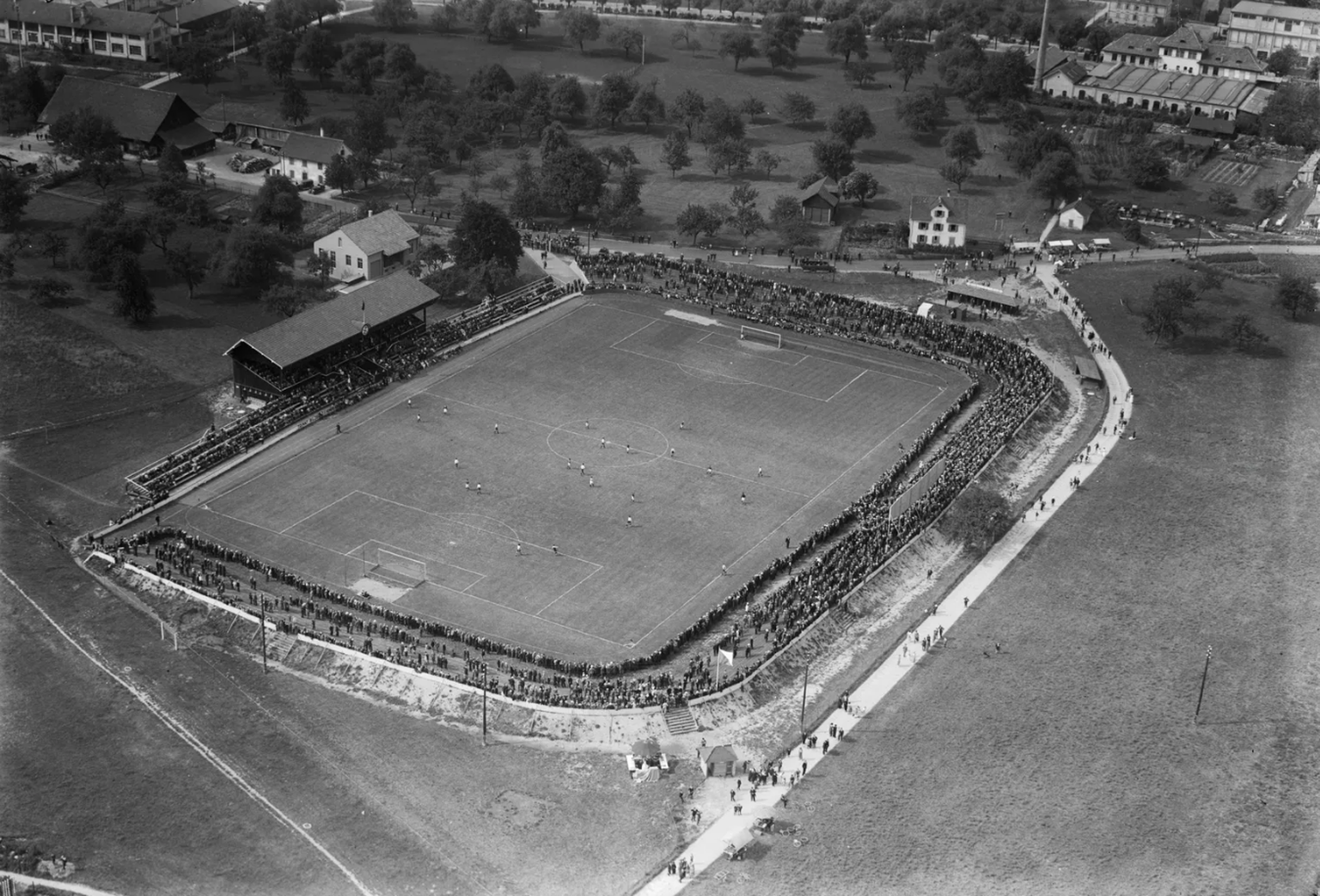 Das Hardturmstadion im Jahr 1925. (Fotograf: Mittelholzer, Walter)