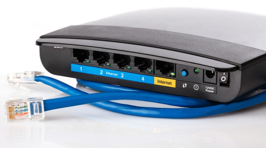 Router mit Ethernet-Kabel
