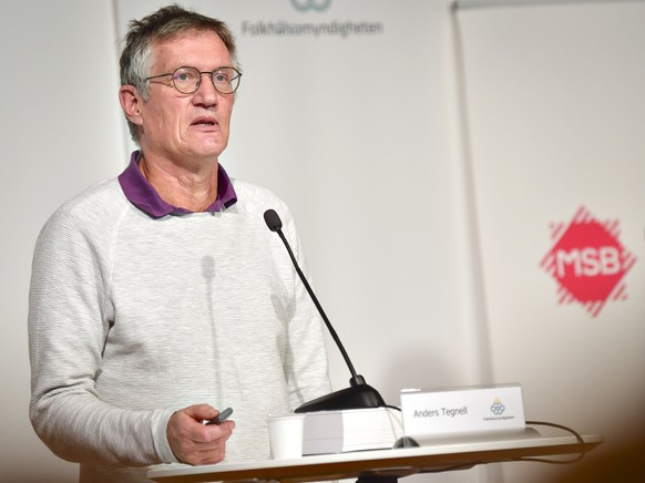 epa08795230 State epidemiologist Anders Tegnell of the Public Health Agency of Sweden speaks during a news conference updating on the coronavirus pandemic (Covid-19) situation, in Stockholm, Sweden, 0 ...