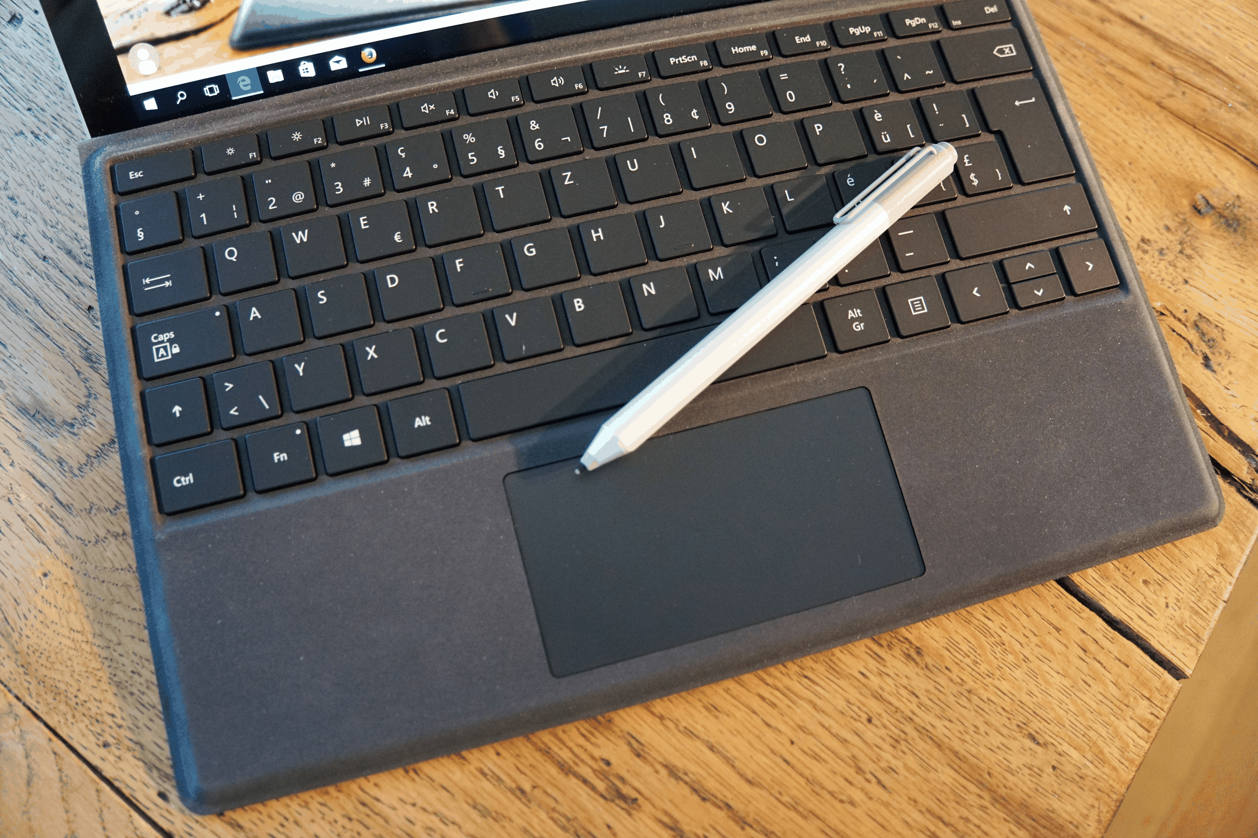 Surface Pro (2017) Windows 10 Computer Laptop Tablet