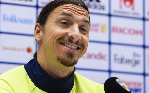 epa05021689 Sweden&#039;s Zlatan Ibrahimovic smiles during a press conference in Stockholm, Sweden, 14 November 2015. Sweden will face Denmark in their UEFA EURO 2016 qualification playoff first leg s ...