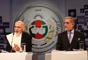 Ashraf Ghani (links) und Ex-Aussenminister Abdullah&nbsp;Abdullah kämpfen um die Präsidentschaft in&nbsp;Afghanistan.